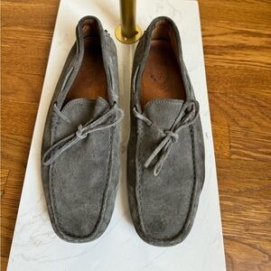 Mens Tod’s Gommino driving shoes - grey suede loafers. UK 8.5 (9.5 US)